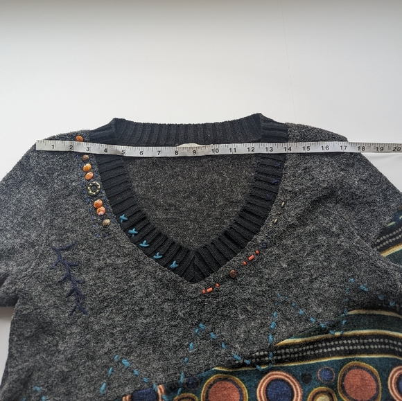 Women's Linea Domani Gray Contrast Beaded Patterned V-Neck Tunic Sweater Size L - Picture 11 of 13
